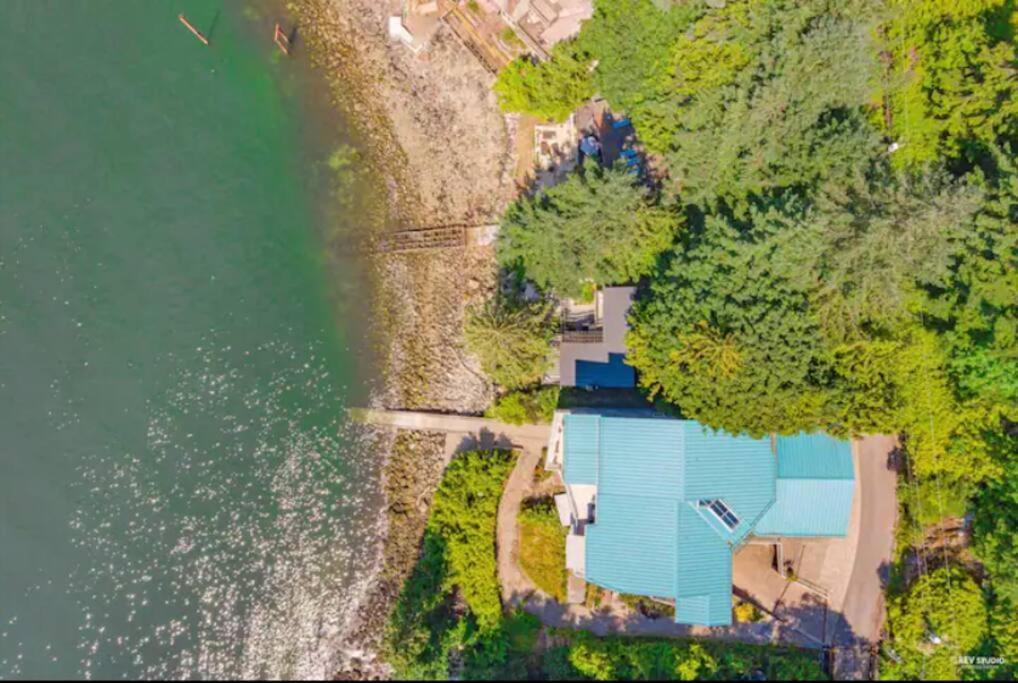 Waterfront Cottage With Superb Coastline Views West Vancouver Esterno foto