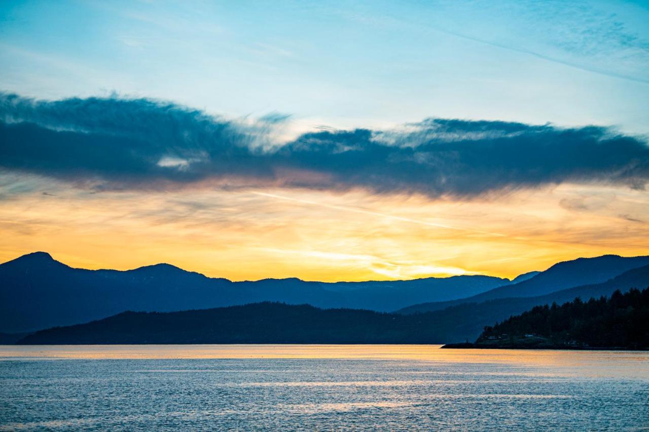 Waterfront Cottage With Superb Coastline Views West Vancouver Esterno foto