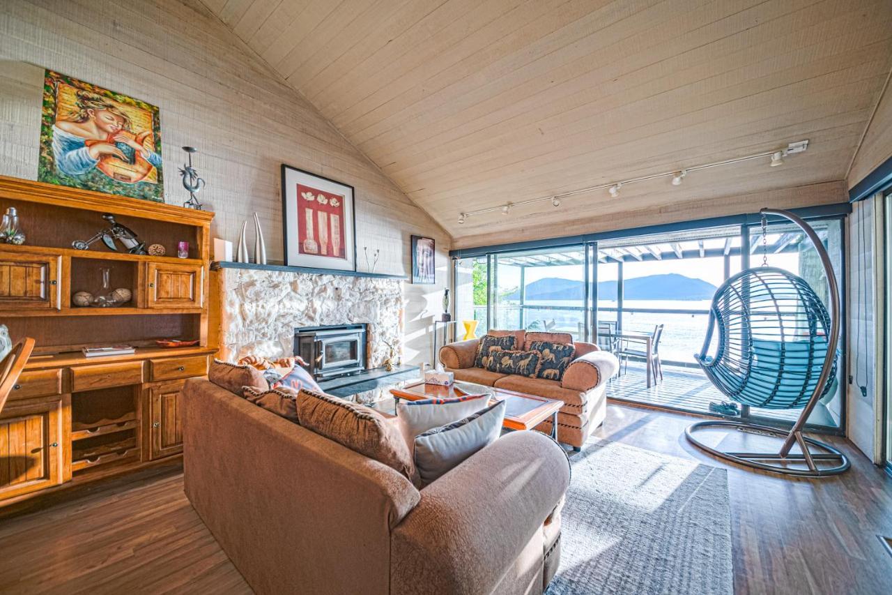 Waterfront Cottage With Superb Coastline Views West Vancouver Esterno foto