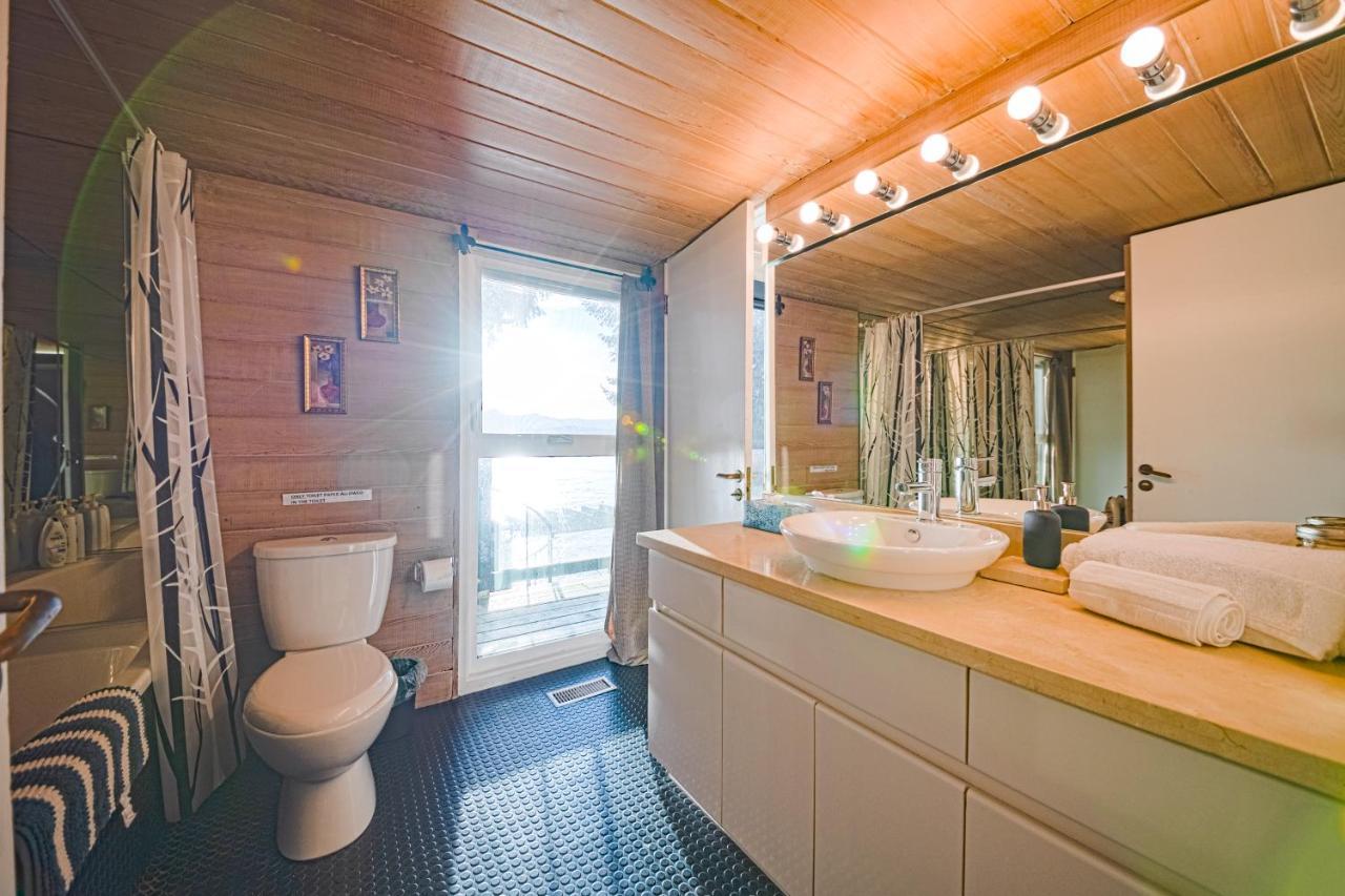 Waterfront Cottage With Superb Coastline Views West Vancouver Esterno foto